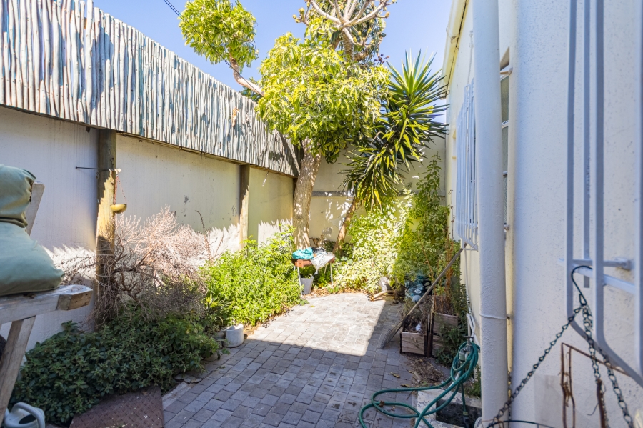 2 Bedroom Property for Sale in Woodstock Western Cape